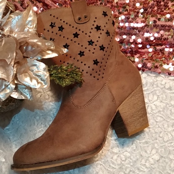 Stars & Studs Cowgirl Ankle boots - Picture 8 of 10
